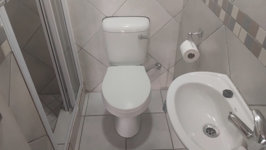 To Let 2 Bedroom Property for Rent in Myburgh Park Western Cape